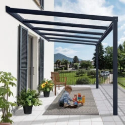 Pergola Adossée Stockholm 350x368cm Aluminium Gris Et Polycarbonate Avec Stores De Toit Rétractables – Palram - Canopia