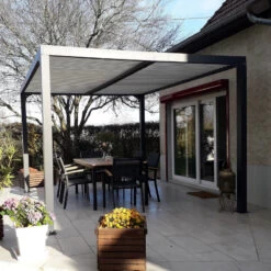 Pergola Bioclimatique Aluminium Anthracite 10,80m² + Toit Avec Lames Ovales écru HABRITA