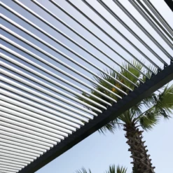 Pergola Bioclimatique Autoportante 300x300cm En Aluminium - Gris - Maia - Couleurs Du Monde -Outdoor Soldes pergola bioclimatique autoportante 300x300cm en aluminium gris maia couleurs du monde 2