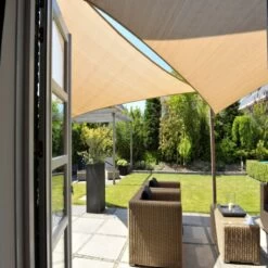 Voile D'ombrage Triangle 90° Coolfit 400x400x570cm Sable - NESLING -Outdoor Soldes voile d ombrage triangle 90 coolfit 400x400x570cm sable nesling 2